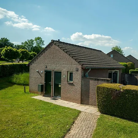 Detached Bungalow, 8 Km Of The Drielandenpunt Vijlen
